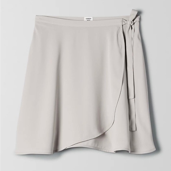 New with tags Aritzia Sunday Best skirt - Picture 10 of 10
